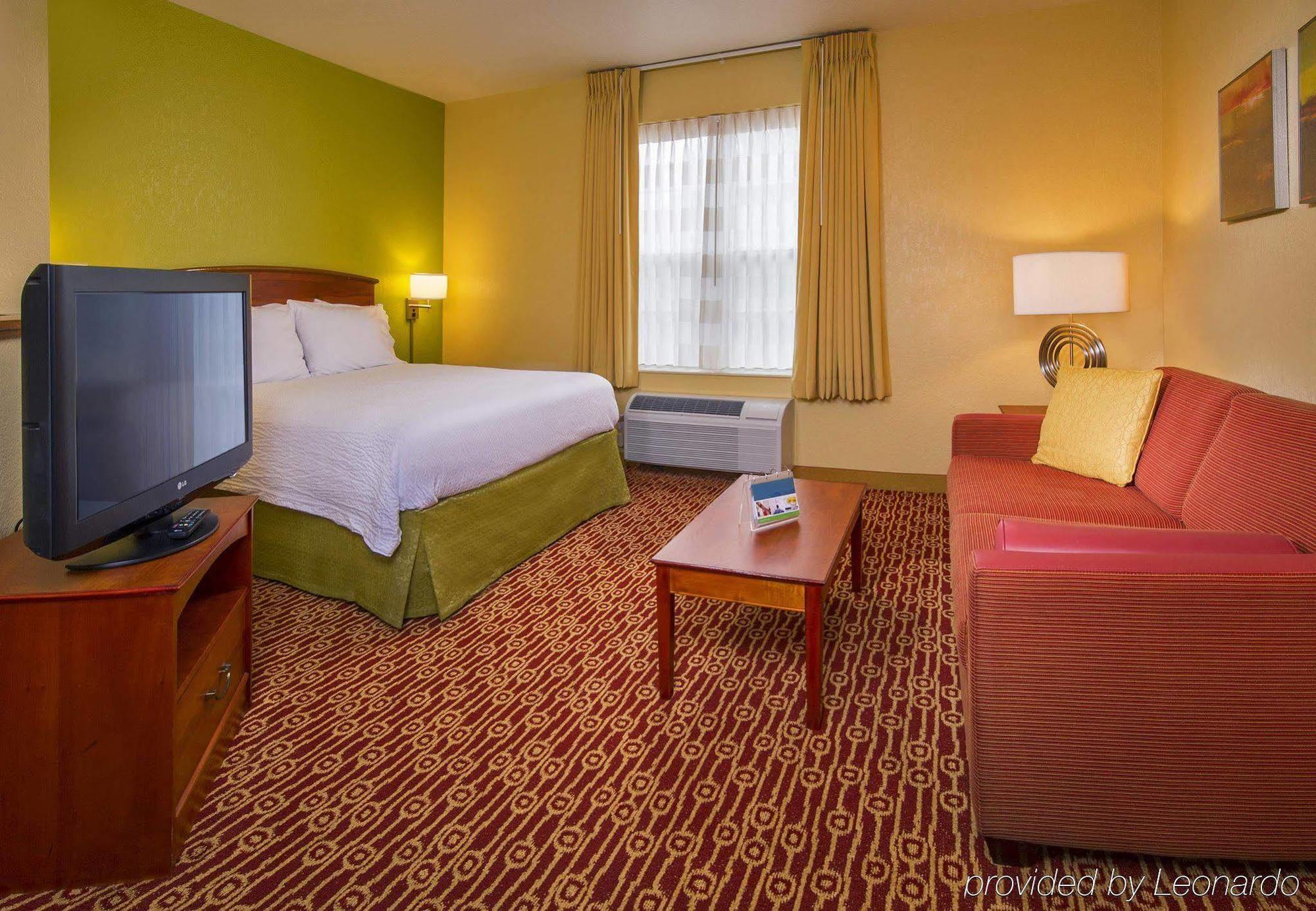 Sonesta Simply Suites Falls Church Room photo