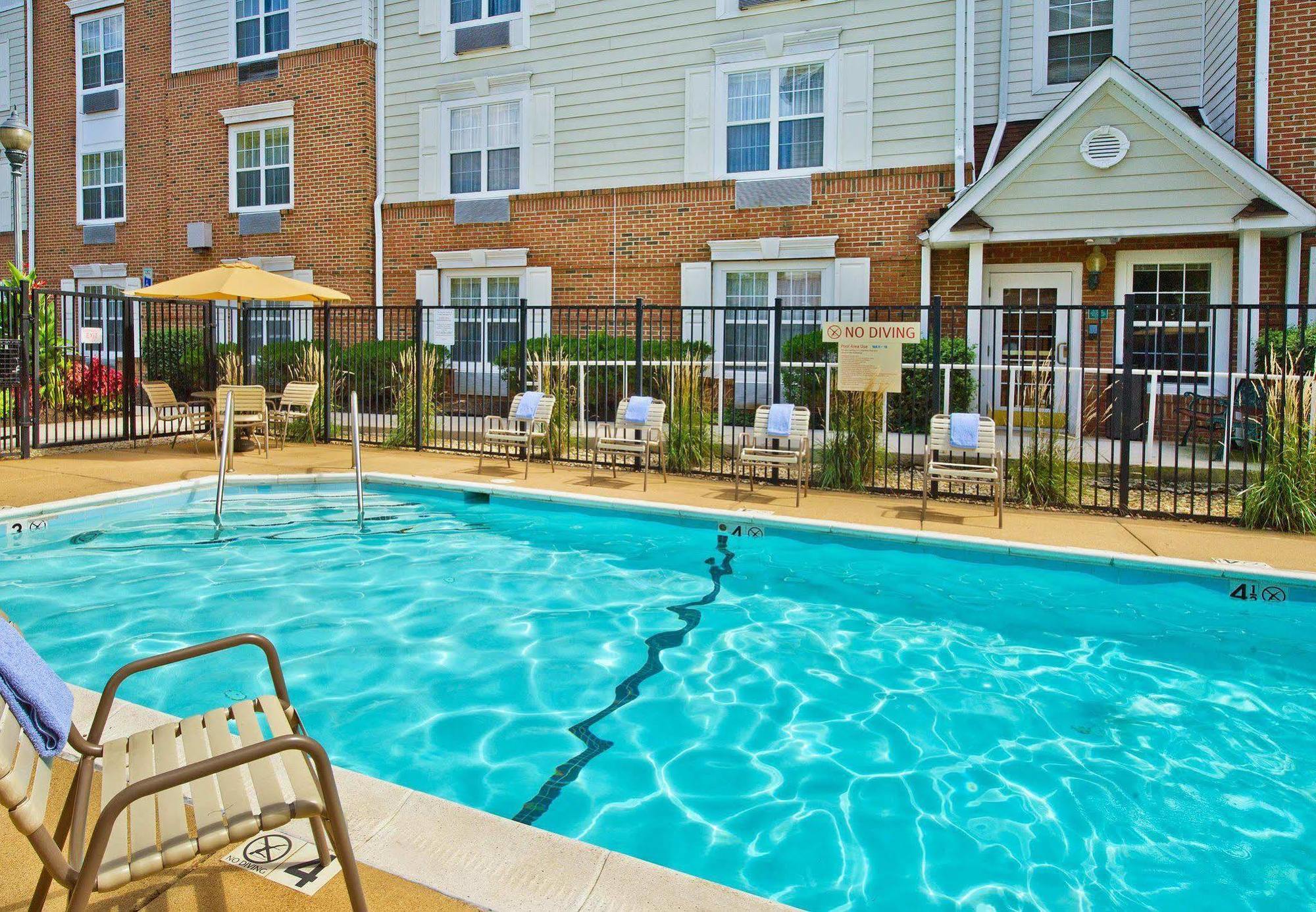 Sonesta Simply Suites Falls Church Exterior photo